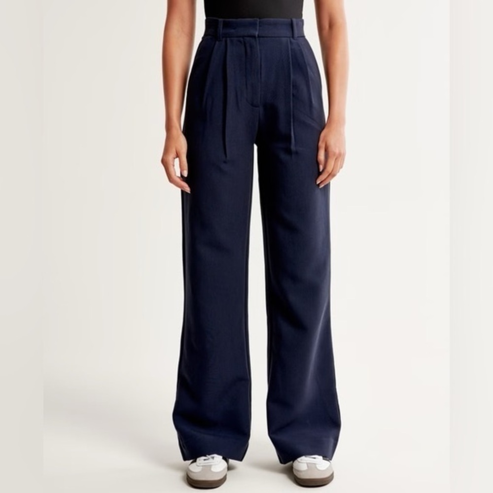 A&F Sloane Tailored Wide Leg Pant in Navy Size 10 or 30 Long
